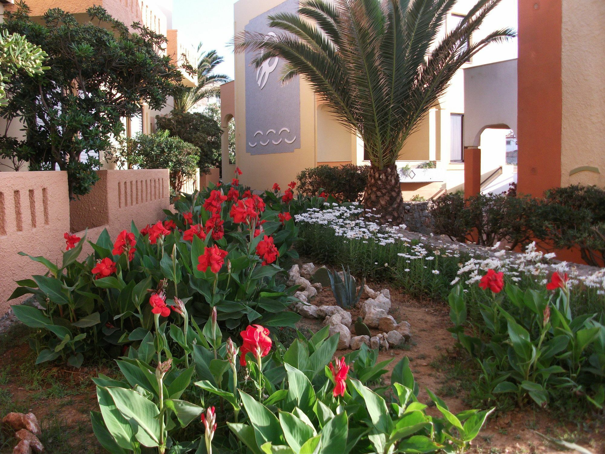 Almyra Apartments & Suites Sfáka Exterior foto